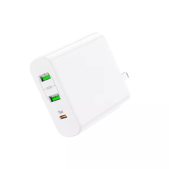 HOCO C74 Speedmaster 63Вт, 2xUSB, 1xType-C, белый